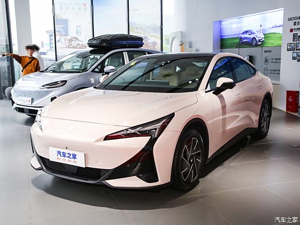 极狐 阿尔法S5直降8000元 恭候赏车